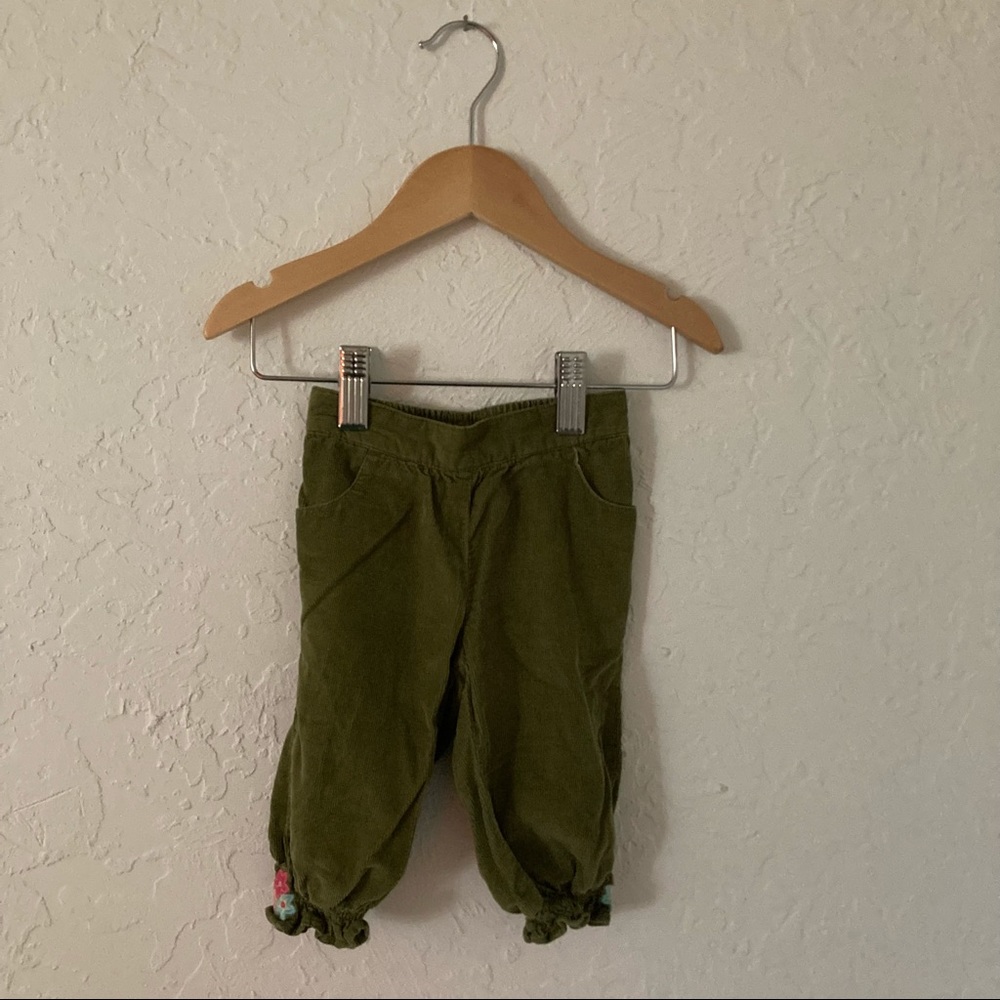 🐃- Like New- Gymboree Cords with Floral Details
